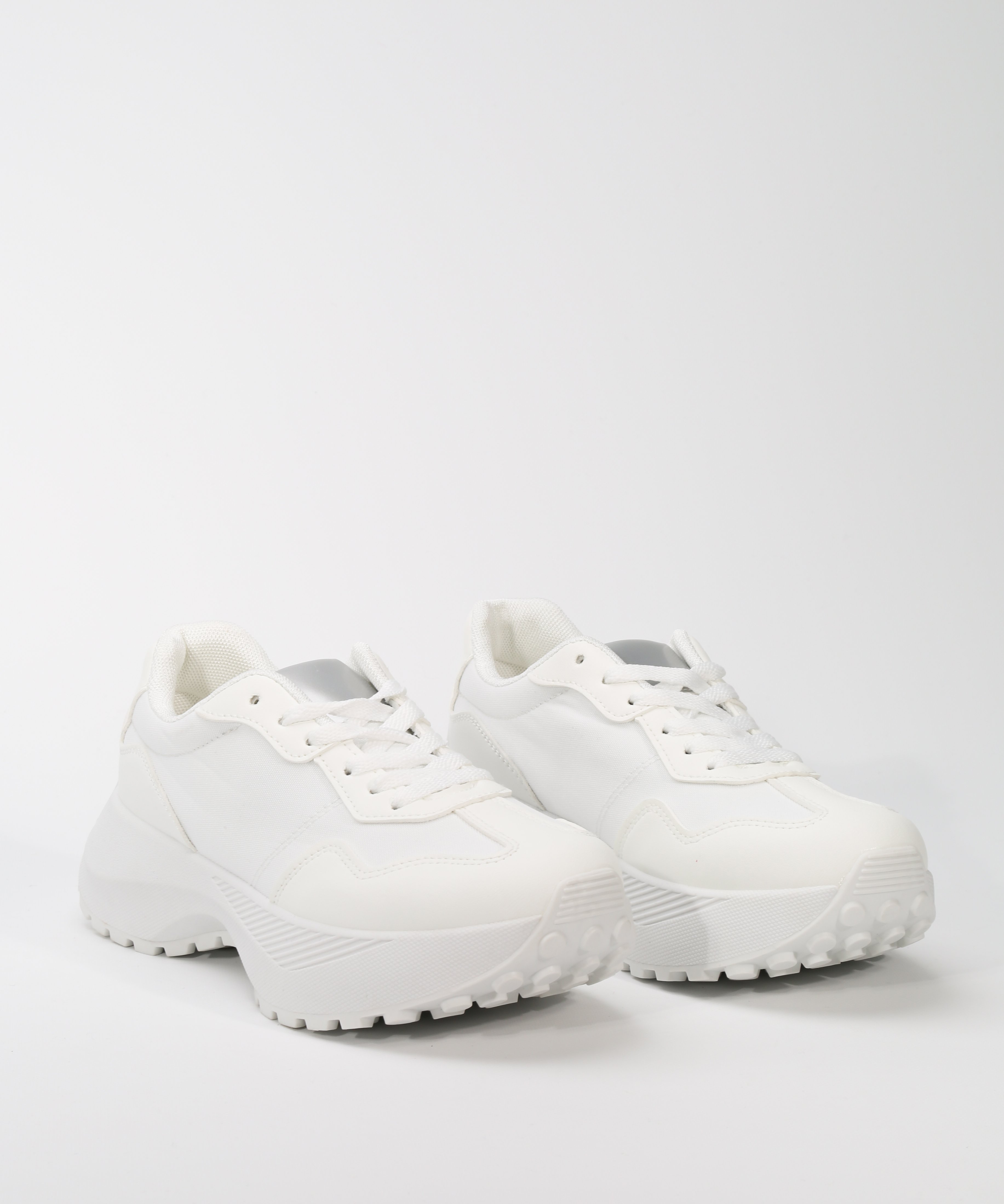 Zapatillas deportivas image number null